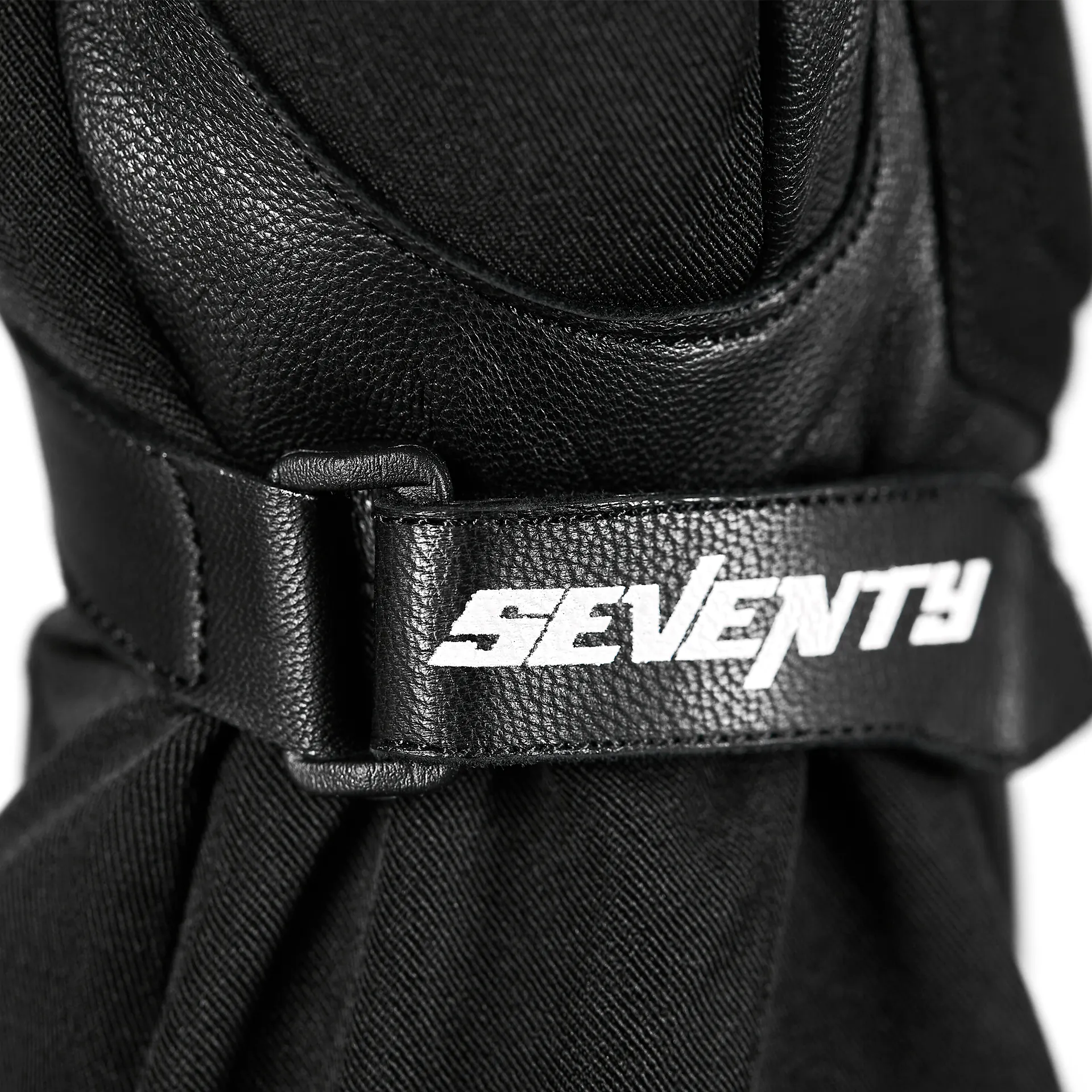 GUANTE SEVENTY GIAU EN VITOMOTORSPORT